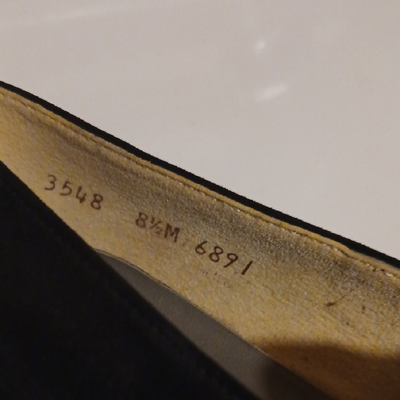 Vintage Black and Gold Flats - Picture 6 of 6